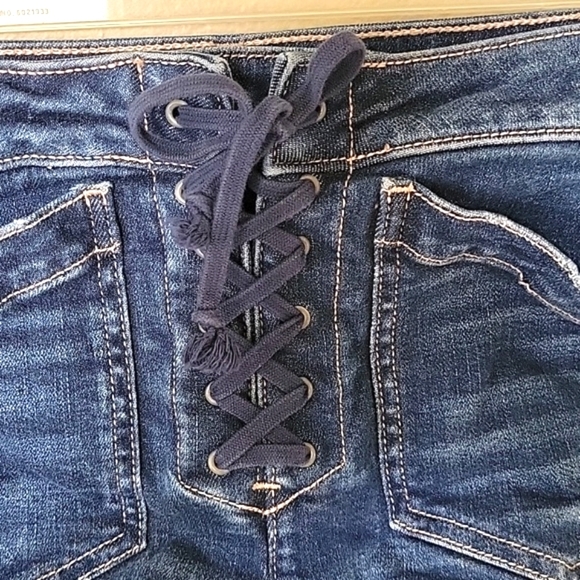 American Eagle High Rise Lace Up Front Shortie Shorts - Size 6 - Picture 2 of 8